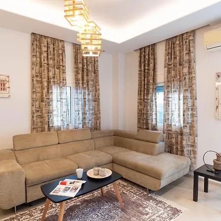 Four Season Apartment *
